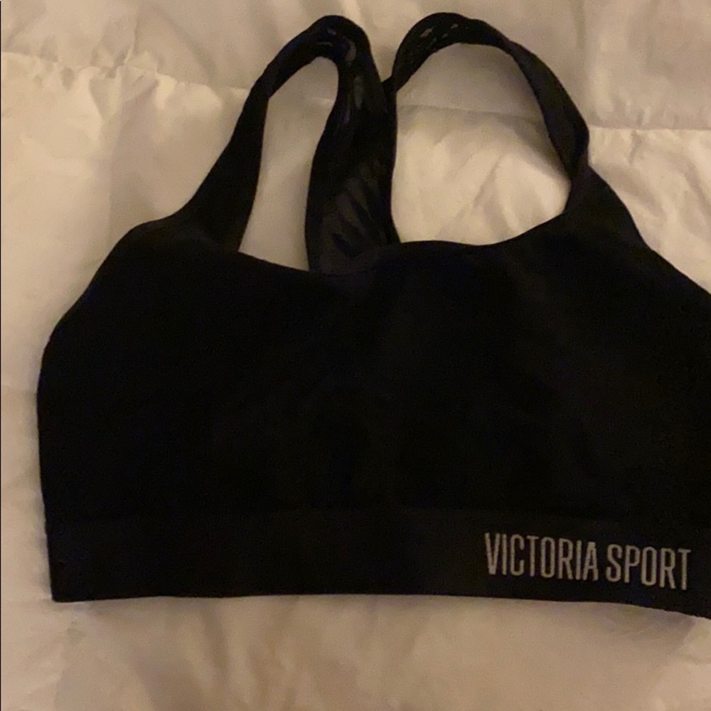 Black sports bra